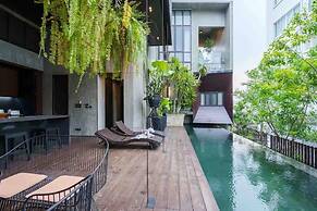 Luxury Pool Villa With Jacuzzi & Lift by Thonglor