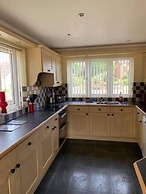 Cozy Beach House in Sandown - 3 Bedrooms