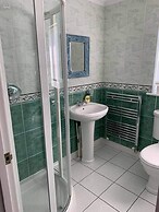 Cozy Beach House in Sandown - 3 Bedrooms