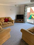 Cozy Beach House in Sandown - 3 Bedrooms