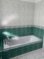 Cozy Beach House in Sandown - 3 Bedrooms