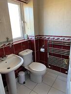 Cozy Beach House in Sandown - 3 Bedrooms