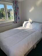 Cozy Beach House in Sandown - 3 Bedrooms