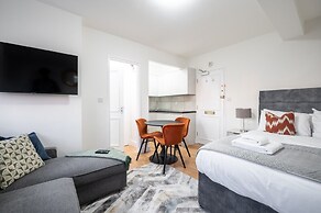 Chelsea By Capital CC 817