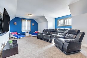 Charming Kalamazoo Home w/ Yard: 1 Mi to Downtown!