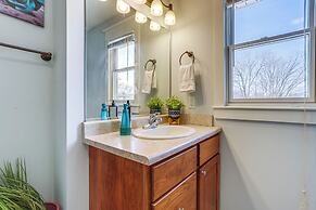 Charming Kalamazoo Home w/ Yard: 1 Mi to Downtown!