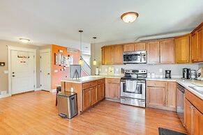 Charming Kalamazoo Home w/ Yard: 1 Mi to Downtown!