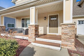 Charming Kalamazoo Home w/ Yard: 1 Mi to Downtown!