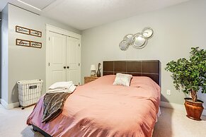 Charming Kalamazoo Home w/ Yard: 1 Mi to Downtown!