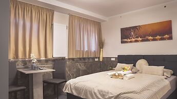 Amir Deluxe Motel
