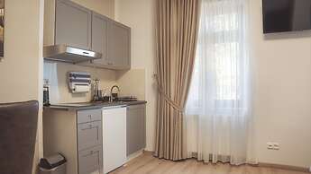 Amir Deluxe Motel