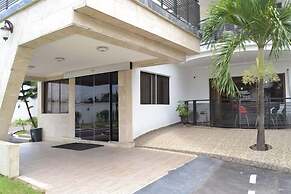 Hale Manor Exquisite