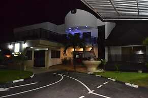 Hale Manor Exquisite