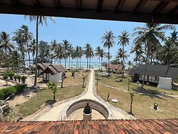 Arys lagoon bungalow & hotel