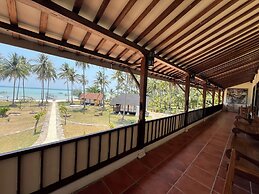 Arys lagoon bungalow & hotel