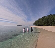 Arys lagoon bungalow & hotel