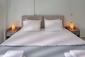 Boutique Seaview Apt near City Center