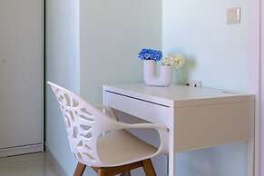 Boutique Seaview Apt near City Center