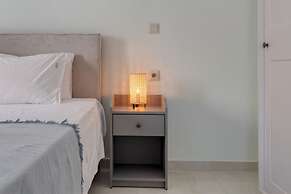 Boutique Seaview Apt near City Center