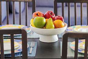 Boutique Seaview Apt near City Center