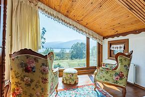 Lake Sapanca Breathtaking Private Villa Retreat