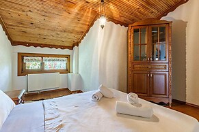 Lake Sapanca Breathtaking Private Villa Retreat