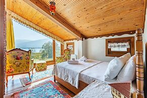 Lake Sapanca Breathtaking Private Villa Retreat
