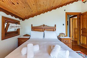 Lake Sapanca Breathtaking Private Villa Retreat