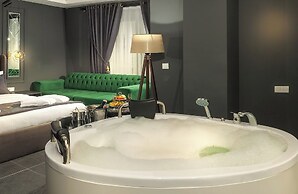 Kral As Süite Hotel