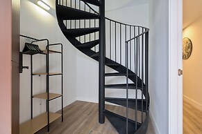 Casa Pizarro, by Homing U