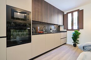 Casa Pizarro, by Homing U