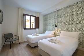 Casa Pizarro, by Homing U