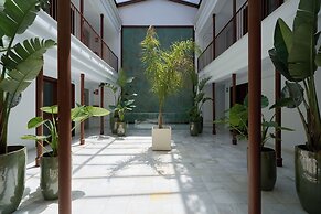 Casa Pizarro, by Homing U