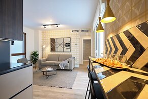 Casa Pizarro, by Homing U