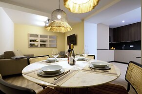 Casa Pizarro, by Homing U