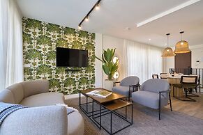 Casa Pizarro, by Homing U