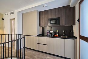 Casa Pizarro, by Homing U