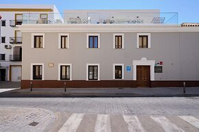 Casa Pizarro, by Homing U