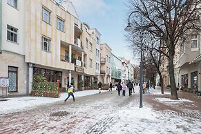 Veranda by Grand Apartments