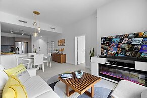 Spacious 2-Bedroom Condo at Doral Park