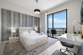 Spacious 2-Bedroom Condo at Doral Park