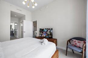 Spacious 2-Bedroom Condo at Doral Park