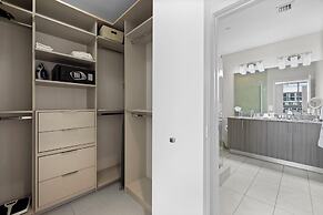 Spacious 2-Bedroom Condo at Doral Park