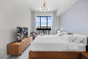 Spacious 2-Bedroom Condo at Doral Park