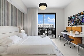 Spacious 2-Bedroom Condo at Doral Park