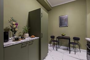 Serene 1BR Flat in University Square