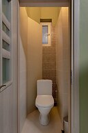 Serene 1BR Flat in University Square