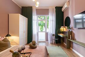 Serene 1BR Flat in University Square