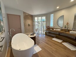 Apatoa Beach and Garden Village