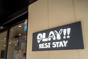 PLAY RESI STAY